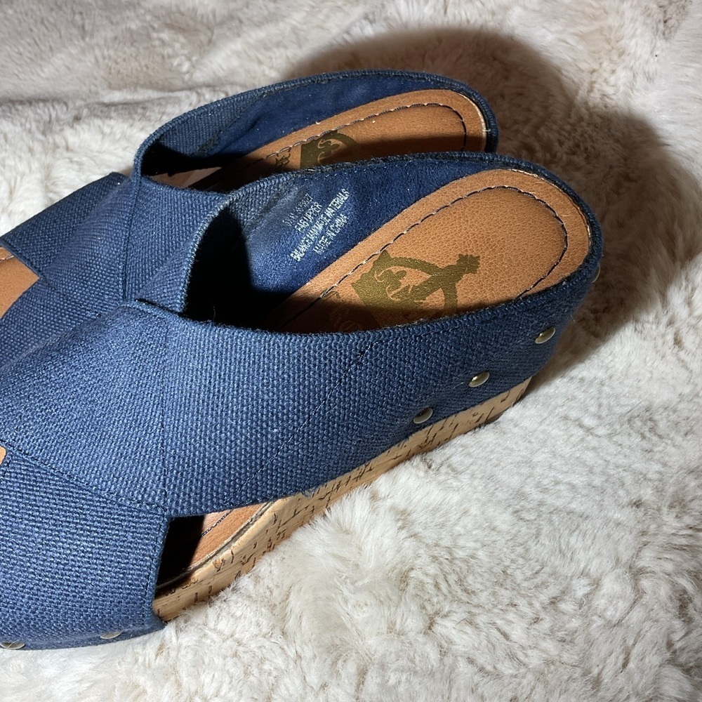 Crown Vintage Wedge Sandal - Picture 4 of 6